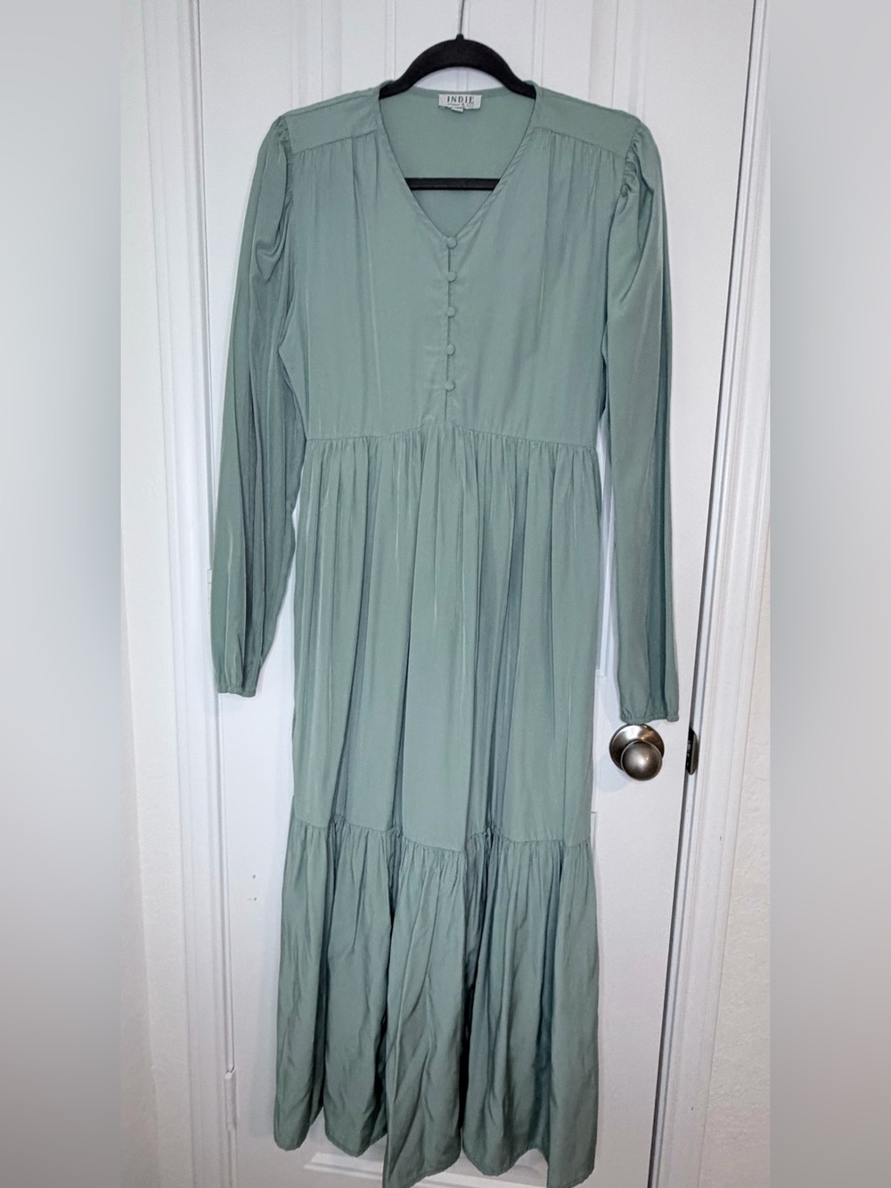 Women’s Indie & Co Sage Green Tiered Maxi Dress Button Top Sz S V-neck